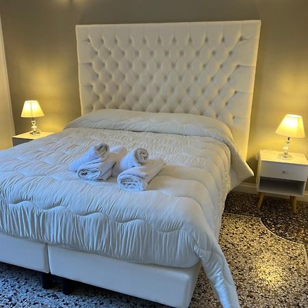 Luxury Room Anelli Center Of Roma ภายนอก รูปภาพ