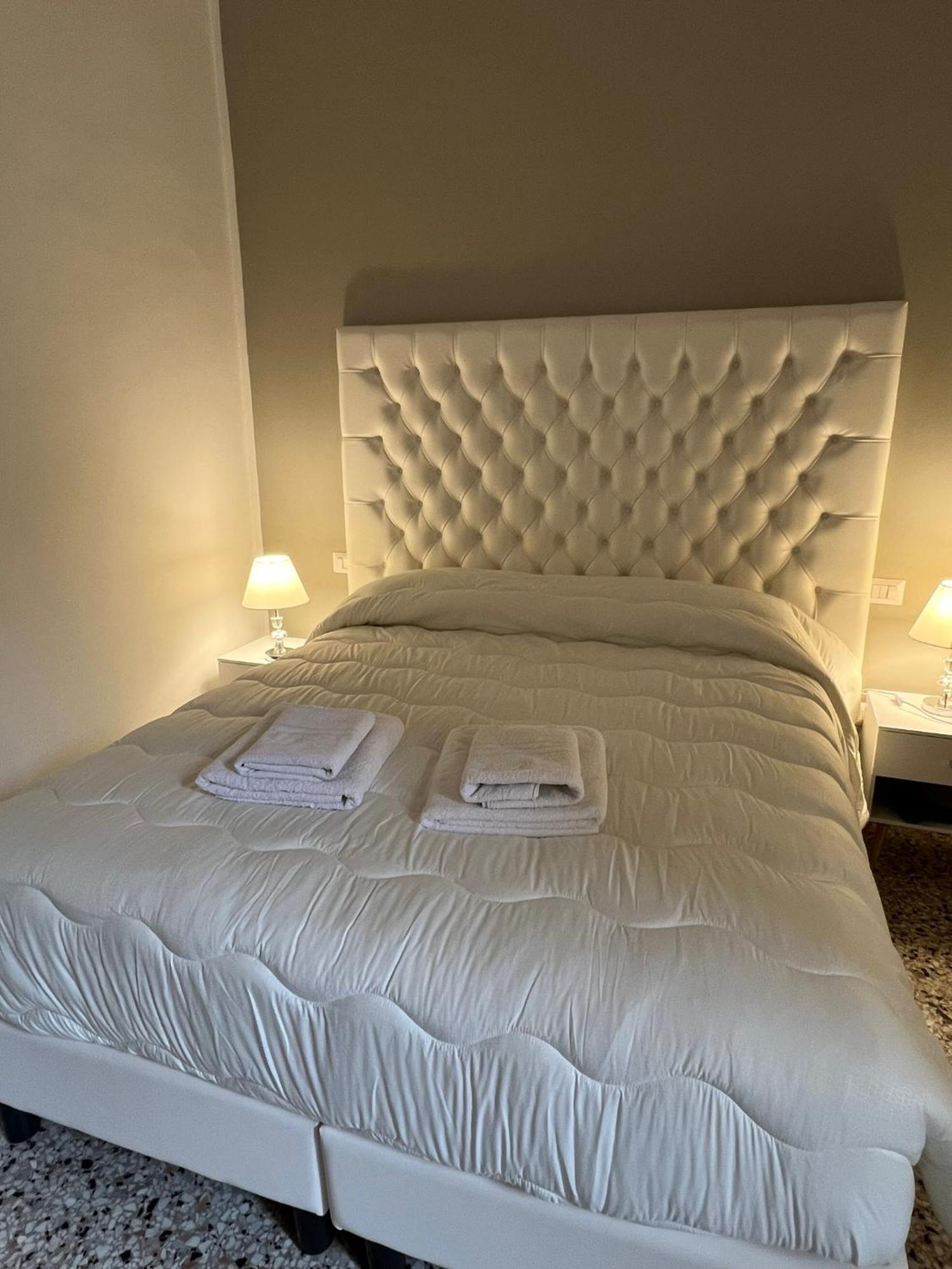 Luxury Room Anelli Center Of Roma ภายนอก รูปภาพ